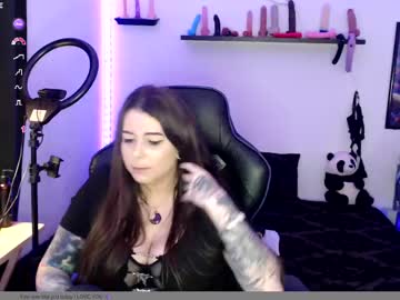 bigtittedtattedlesbian