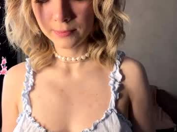 Leslie! help me reach 300 thumbs up please